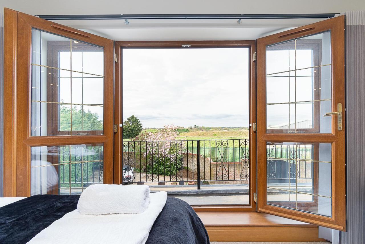 Boutique Green Acre Views Slough Exteriör bild